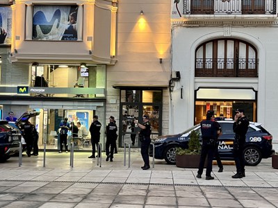 Operatiu Kanpai a la plaça de Sant Joan.