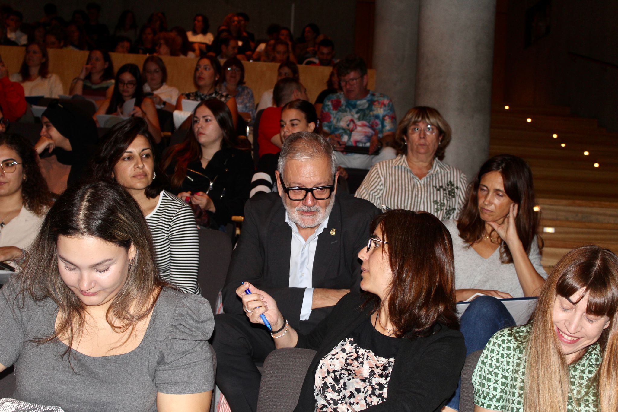 L'alcalde ha compartit impressions amb persones assistents a la jornada