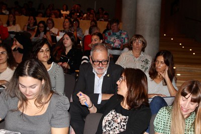 L'alcalde ha compartit impressions amb persones assistents a la jornada.