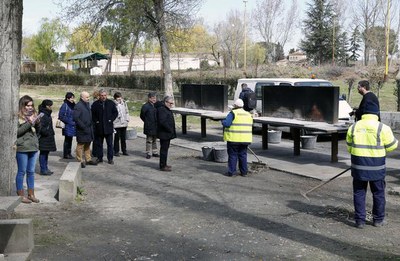 El paer en cap s'ha interessat per les tasques de condicionament de la zona de pícnic.