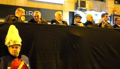 La tribuna d'autoritats estava ubicada a l'avinguda Catalunya.