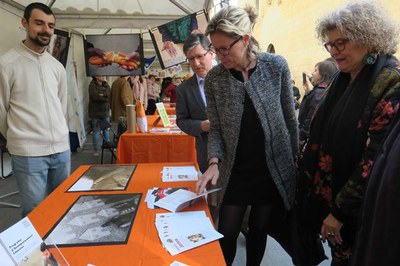 Visita als diferents estands de la VIII Fira d’Entitats de Voluntariat Social a Lleida.