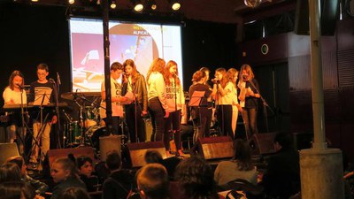 Una de les bandes juvenils que han actuat al Cafè del Teatre aquesta tarda.