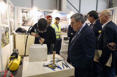 Visita de les autoritats als estands de la Fira de Formació i Treball “F&T”, a Fira de Lleida.