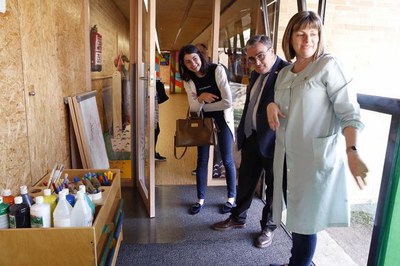 L’alcalde À. Ros i la regidora R.M. Salmeron ha visitat l’EBM de Balàfia on es desenvolupa “Espais amb Vida”, projecte emmarcat a Erasmus+ K1, que re….