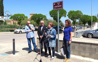 La tinent d'alcalde Montse Parra ha presidit l'acte d'inauguració del carrer.