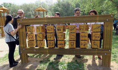 Fèlix Larrosa ha estat acompanyat del president de Pardinyes en la seva visita a la zona dels jocs.