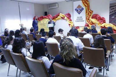Marató de Lectura Continuada al Col·legi Lestonnac L'Ensenyança per Sant Jordi.