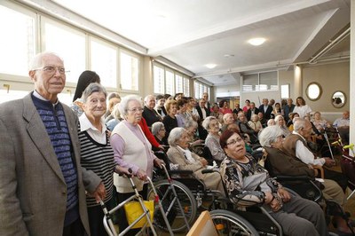 El paer en cap ha estat acompanyat de les pubilles i el tinent d'alcalde Rodamilans.