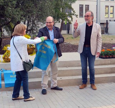 El tinent d'alcalde Rodamilans i Rafael Oncins, de Supsa, han repartit els premis.