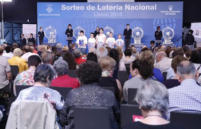 Moment de l'extracció del primer premi del sorteig.