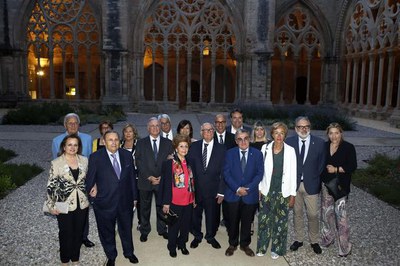 Els quatre homenatjats, amb els responsables del Gremi i les autoritats.