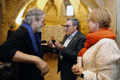 L'alcalde i la tinent d'alcalde Montse Parra han saludat a Savall abans del concert.
