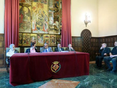 L'acte de firma de la compravenda ha tingut lloc aquest migdia al Saló del Retaule.