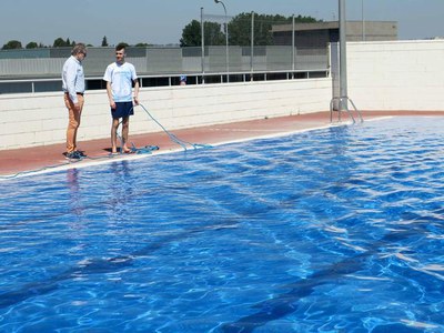 Fèlix Larrosa, aquest matí, en l'obertura de les piscines municipals del Secà de Sant Pere.