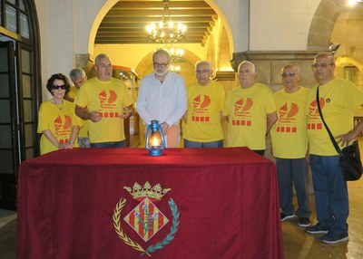 Recepció a la Paeria per l'arribada de la Flama del Canigó, que encendrà les fogueres de Sant Joan.