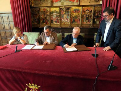L'alcalde i el president del club, Josep Maria Culleré, han firmat avui els convenis.