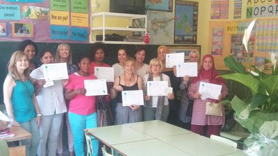 Lliurament de diplomes a les mares participants en el projecte Growing Together.