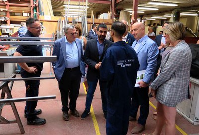 El conseller El Homrani ha  de l'IMO i saludat alumnes i professors.