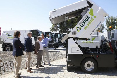 S'han presentat  vuit noves escombradores, que s’uneixen a partir d’ara a la flota de vehicles de neteja de la ciutat..
