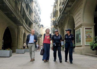 L'alcaldessa en funcions, Montse Mínguez, ha destacat el servei que presta la figura de l'agent cívic a la ciutat.