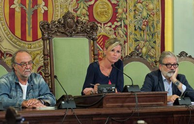 Al Ple extraordinari de la Paeria, presidit per l'alcaldessa en funcions, Montse Mínguez, s'ha formalitzat la renúncia del paer en cap Àngel Ros.