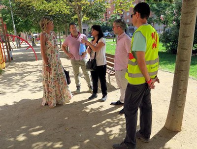 L’alcaldessa en funcions, Montse Mínguez, ha explicat que es fan actuacions en carrers i places dels diversos barris de la ciutat, dins el Pla de man….