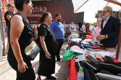 La Paeria estudiarà facilitar la implantació de mitjanes i grans superfícies a l’Eix Comercial.