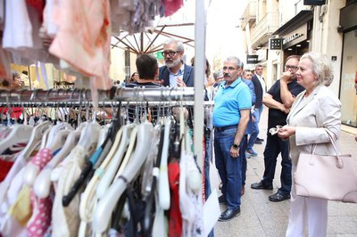 L'alcalde, Fèlix Larrosa, ha assenyalat que la Paeria estudiarà facilitar la implantació de mitjanes i grans superfícies a l’Eix Comercial.