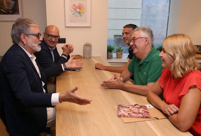 El paer en cap s'ha reunit amb representants de la junta de l'Associació de Comerciants de la Zona Alta.