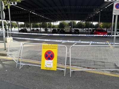 La Guàrdia Urbana ja ha senyalitzat els carrers per on passarà el recorregut. A la imatge, l'aparcament del Barris Nord.