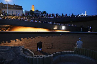 L'acte ha reunit un gran nombre de públic i ha comptat amb un espectacle teatral.
