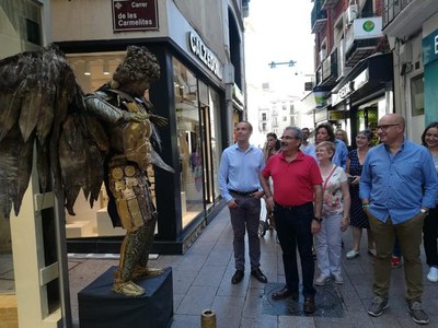 Les estàtues estan repartides per tots els carrers de l'Eix Comercial.