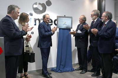 Descoberta de la placa de la nova seu de PIMEC Lleida.