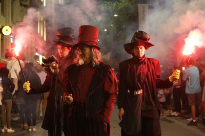 La Nit de Foc fa vint-i-dos anys que omple d'espurnes les Festes de la Tardor.