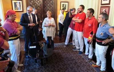 L'alcalde ha agraït la participació dels castellers als caps de colla en finalitzar la diada.