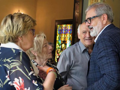 El paer en cap, Fèlix Larrosa, ha saludat els representants de les llars de jubilats, que avui han estat rebuts a Paeria amb motiu de Dia Internacion….