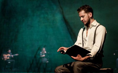 L'espectacle descobreix universos desconeguts de Federico García Lorca i ofereix una guia formidable per entendre millor el poeta que va cantar a la ….