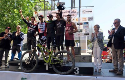 Podi masculí guanyador de la Down Town Lleida.