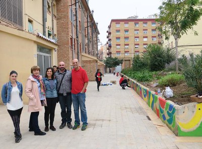 Sara Mestres ha saludat els voluntaris que avui han participat en l'acció comunitària d'un dia de convivència als Jardins Socials de la Mariola.