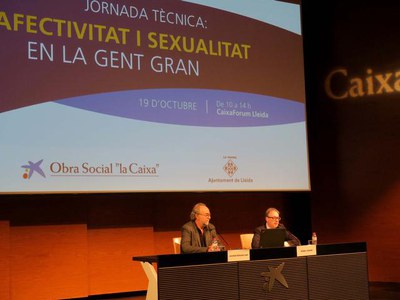 La jornada tècnica sobre afectivitat i sexualitat en la gent gran, impulsada per la Paeria i l'Obra Social "la Caixa", a CaixaForum Lleida.