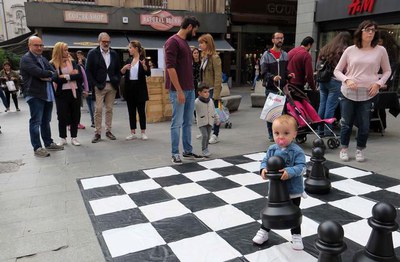 Taula de Jocs d'escacs, una de les activitats paral·leles.