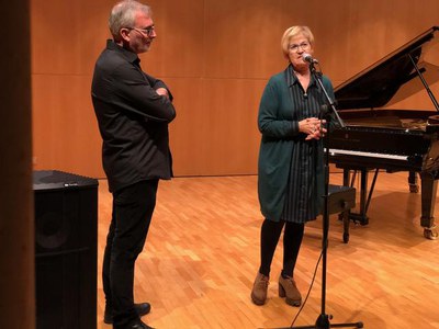 La tinent d'alcalde Montse Parra ha dirigit unes paraules als assistents al concert.