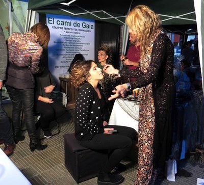 Les sessions de maquillatge per mares s'han fet matí i tarda.