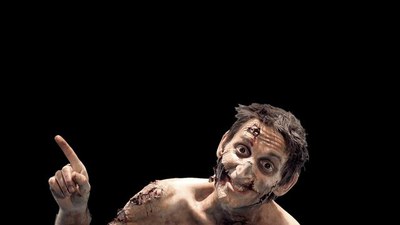 En aquesta peça de teatre musical, concert o recital teatralitzat, es convida a fer un repàs carregat d'ironia pels temors humans quotidians com ara ….