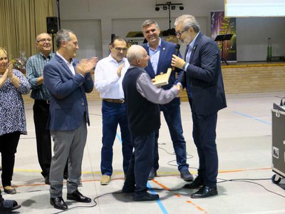 El paer en cap i el regidor del barri també s'han sumat a l'homenatge a Josep Maria Gilart.