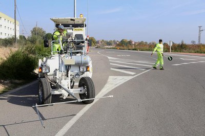 Avui han començat els treballs de repintat de la senyalització horitzontal a la N-II.