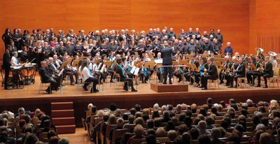 La segona part del concert ha comptat amb la participació de les formacions corals.