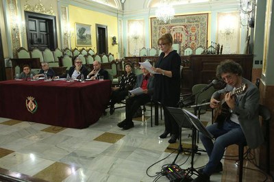 Mercè Sampietro, Josep Vallverdú i Eduard Iniesta han protagonitzat l'inici del Festival Internacional de Poesia de Lleida..