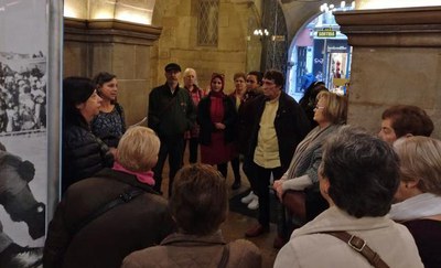 El Casal de la Dona ha organitzat una visita l’exposició "Dones refugiades de Palestina: 7 dècades de resiliència i dignitat" al Pati del Palau de la….